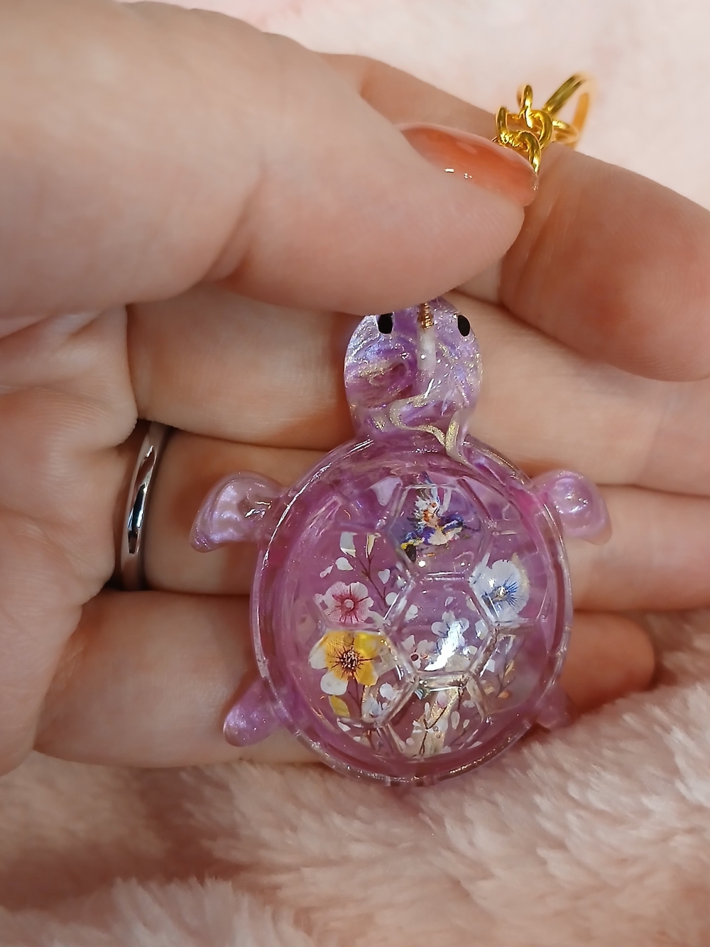 1 Of A Kind!! Pink Turtle Resin Keychain - Picture 2 of 4